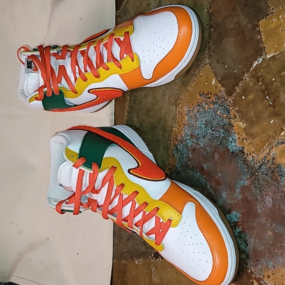 Nike Dunk Hi Retro University. Men's size 13. W/ original box. - Picture 12 of 16